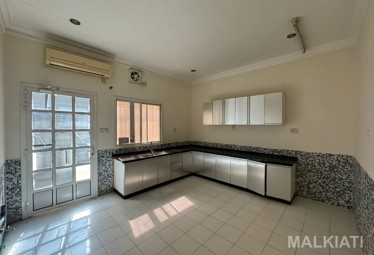 STANDALONE VILLA| 06 BEDROOMS| AL KHOR - Image 5