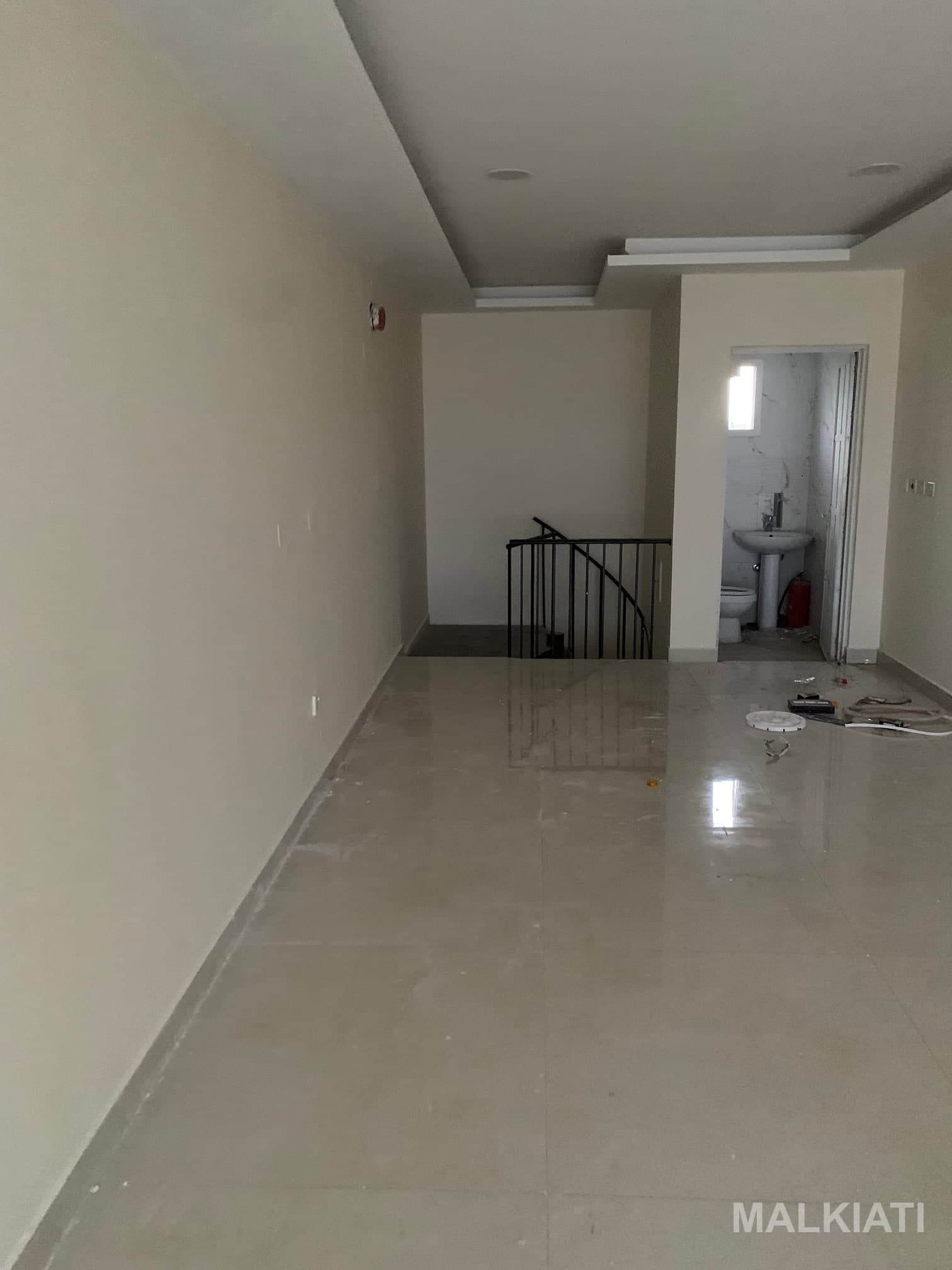 3‑Floor Commercial Shop for Rent in Madinat Khalifa | Direct from Owner - Image 3