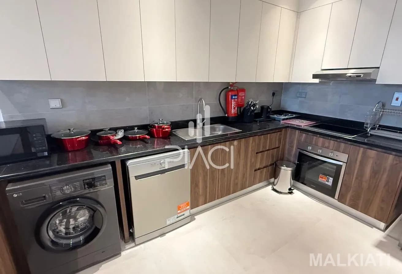 Modern Studio | Fully Furnished | Prime Beachfront - Image 5