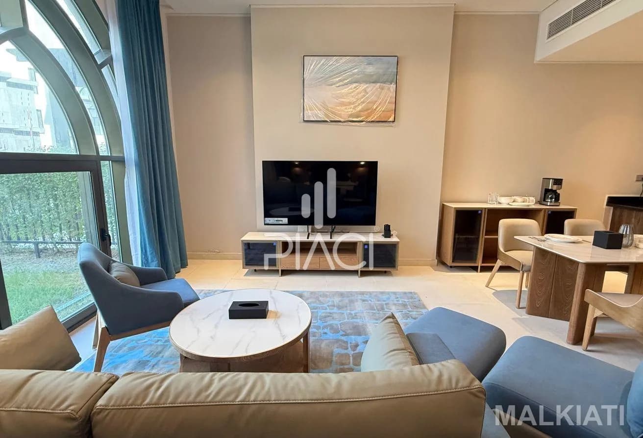 Modern Studio | Fully Furnished | Prime Beachfront - Image 4