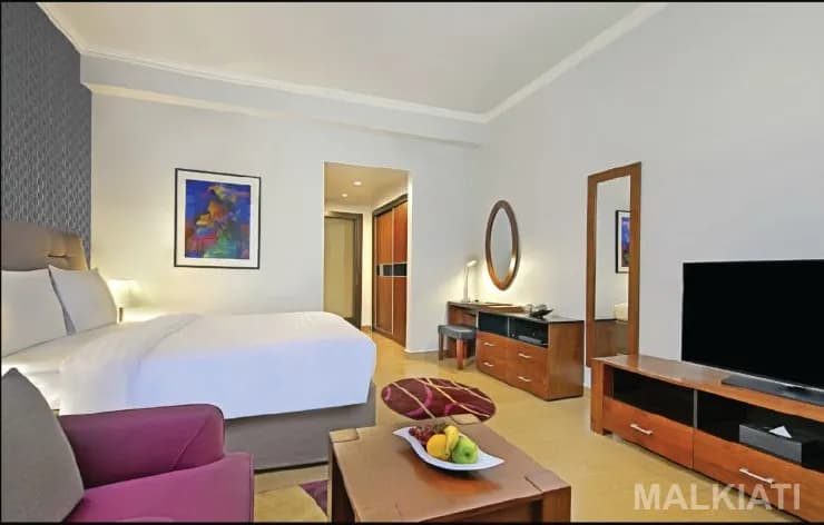 Luxury Fully Furnished Seafront Executive Studio | The Curve Hotel | West Bay | Monthly Stay (1–3 Months) - Image 2