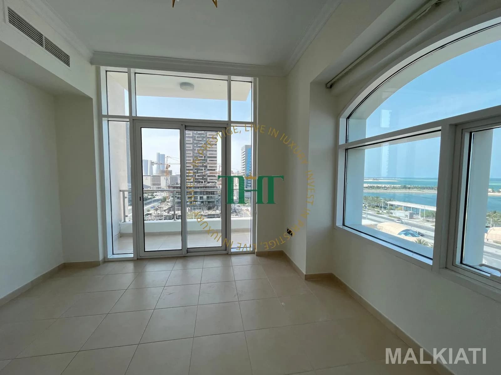 Spacious | 3BHK | SF | 2 Balconies | Full Sea View | Including Bills - Image 2